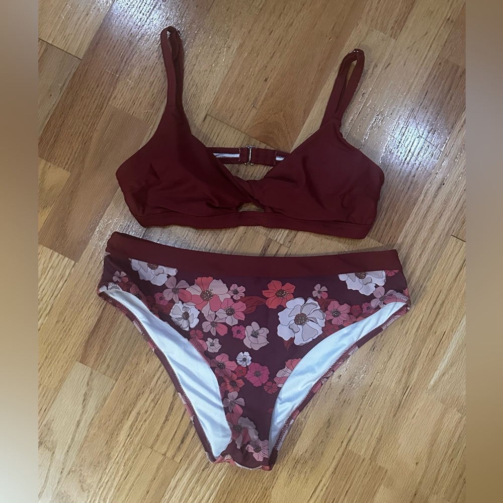 Cupshe Dark red burgundy floral swimsuit bikini two piece size large 10 12 - Picture 2 of 5